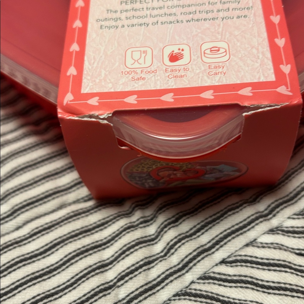 CWC Heart-Shaped Snackle Box - Picture 13 of 13